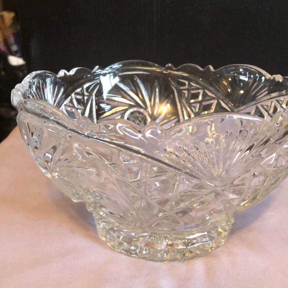 Pinwheel crystal fruit bowl  vintage